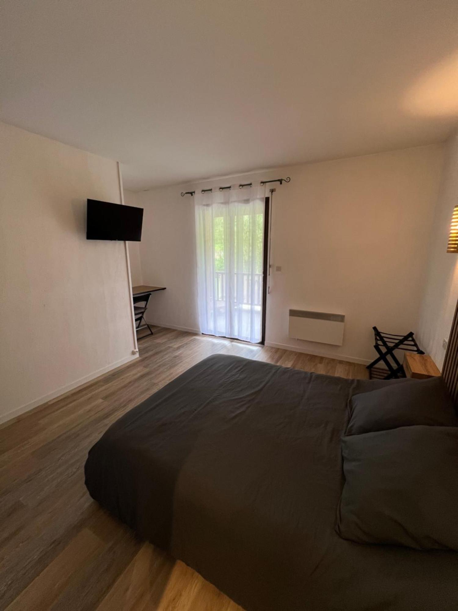 Complexe Les 4 Saisons Hotel Oust Eksteriør billede