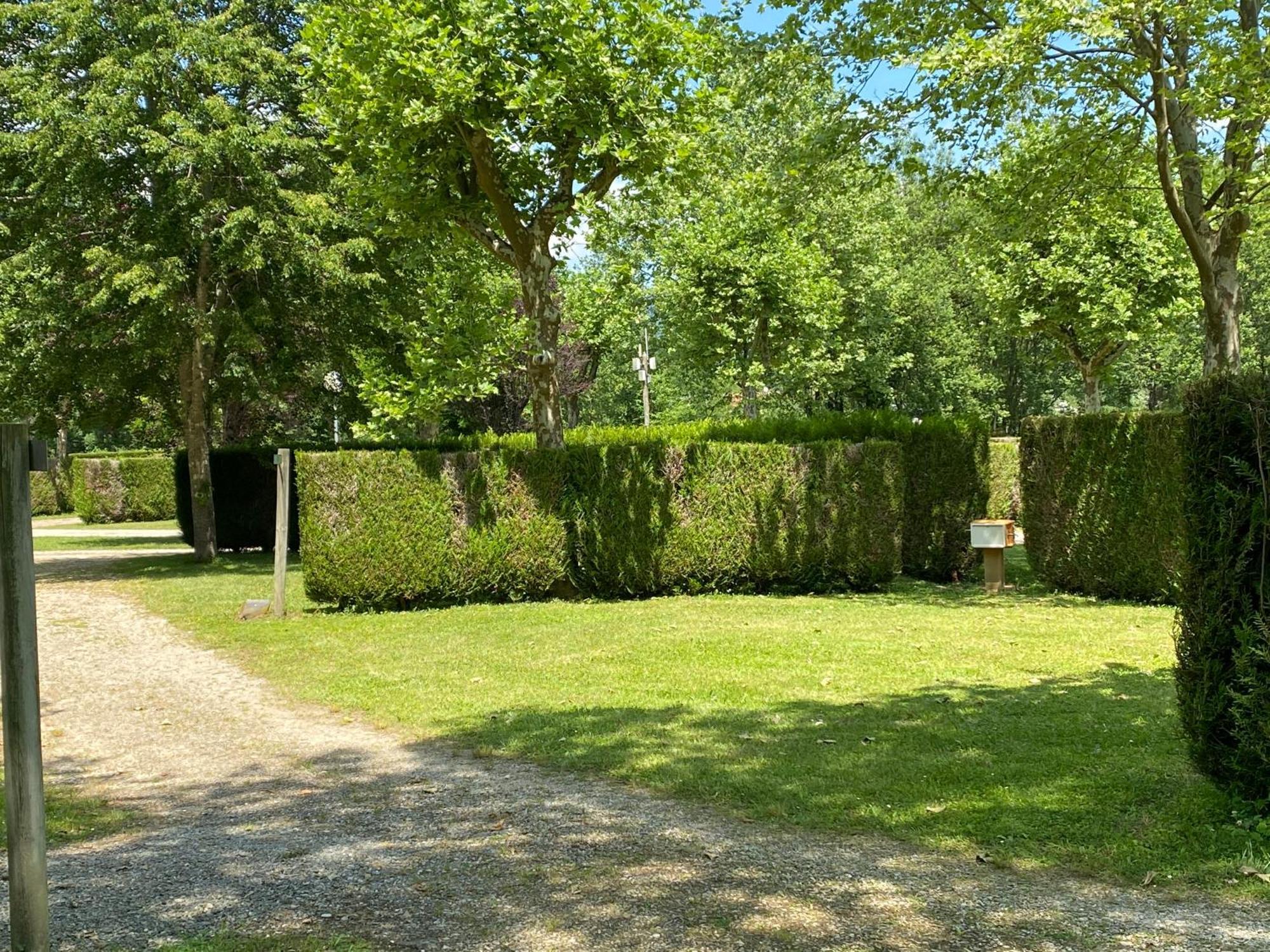 Complexe Les 4 Saisons Hotel Oust Eksteriør billede