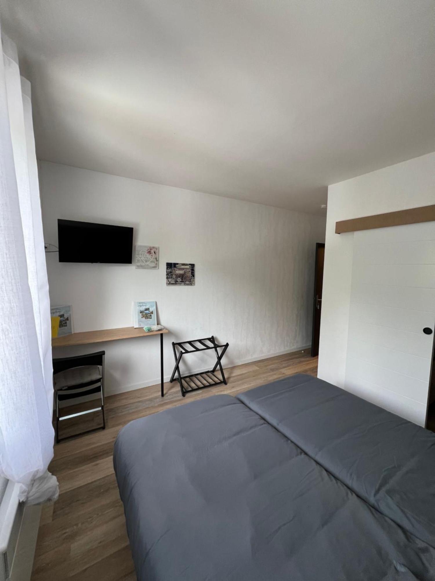 Complexe Les 4 Saisons Hotel Oust Eksteriør billede